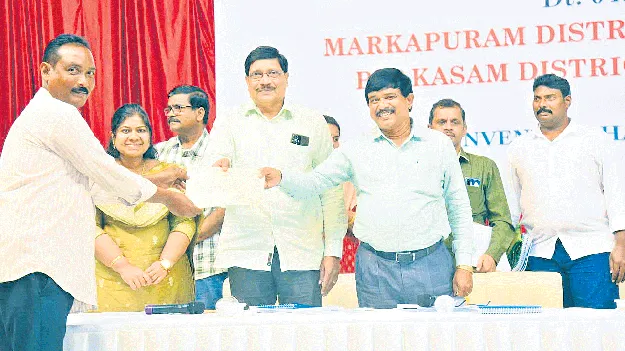 15లోపు నూరుశాతం ఇంటి పన్ను వసూలు చేయాలి