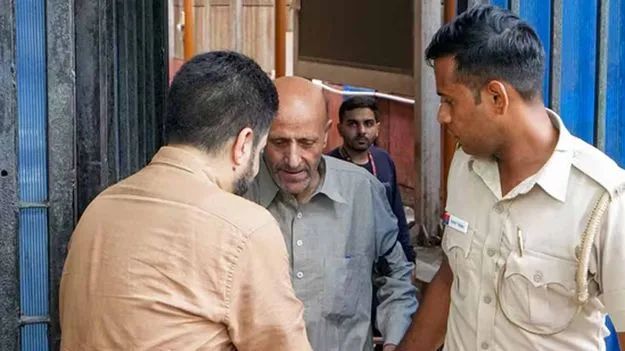 పార్లమెంటు బడ్జెట్ సమావేశాలు.. ఎంపీ ఇంజినీర్ రషీద్‌కు కస్టడీ పెరోల్