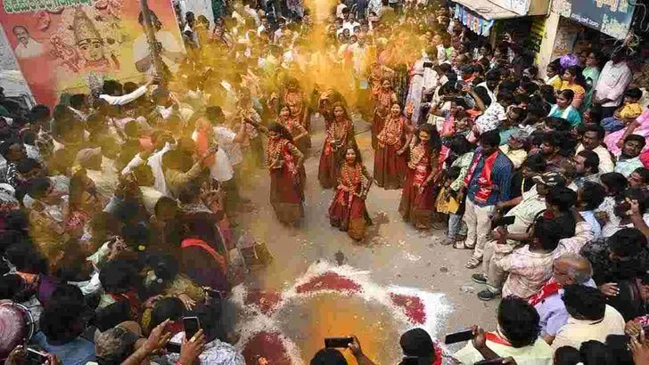 పడమర వీధి గంగానమ్మ జాతర.. పోటెత్తిన భక్తులు