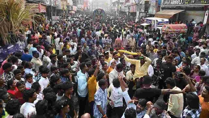 పడమర వీధి గంగానమ్మ జాతర.. పోటెత్తిన భక్తులు