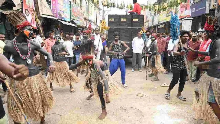 పడమర వీధి గంగానమ్మ జాతర.. పోటెత్తిన భక్తులు