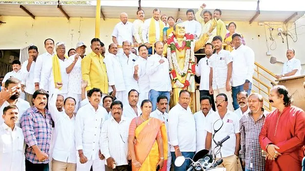 తెలుగు జాతి ముద్దు బిడ్డ ఎన్టీఆర్‌ 