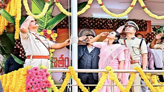 మహనీయుల త్యాగాలే స్ఫూర్తిదాయకం