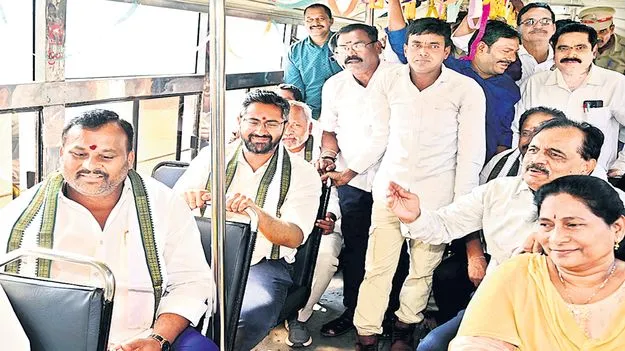 ఐటీ హిల్స్‌కు మరో 2 బస్సులు