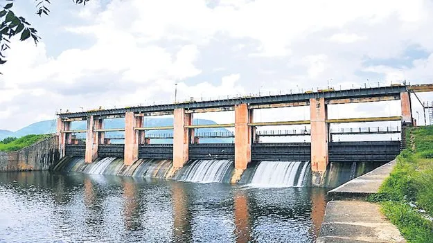 మేహాద్రిగెడ్డ గేట్లపై నిర్లక్ష్యం