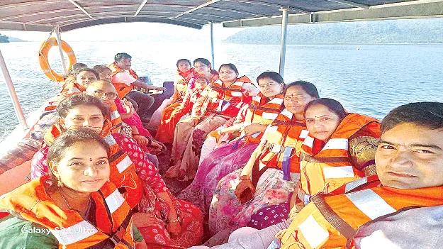 పల్లెల్లో పండగ సందడి