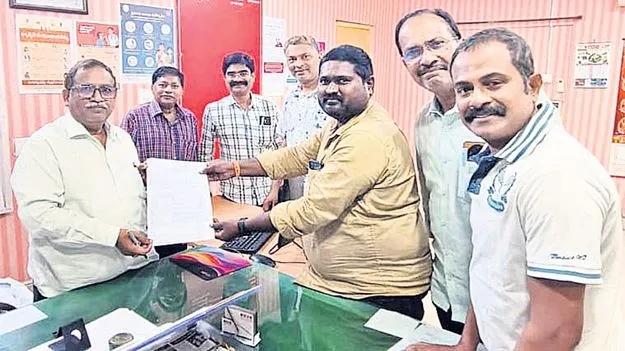 హెల్త్‌ అసిస్టెంట్లకు ఊపిరి