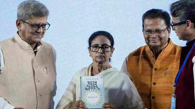 ఎస్ఐఆర్‌‌ వెతలతో కవితా సంపుటి.. మమతా బెనర్జీ