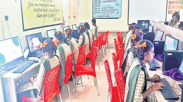 పాఠశాల నుంచే వృత్తి విద్య