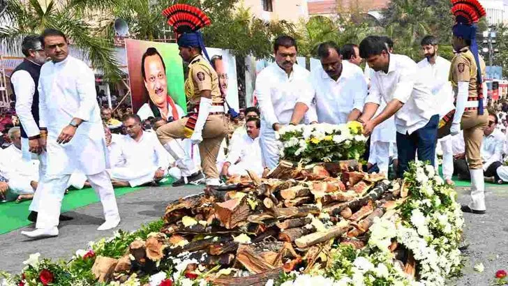 అజిత్ పవార్ అంత్యక్రియలకు హాజరైన మంత్రి నారా లోకేశ్