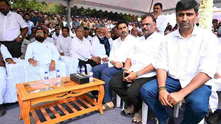 అజిత్ పవార్ అంత్యక్రియలకు హాజరైన మంత్రి నారా లోకేశ్