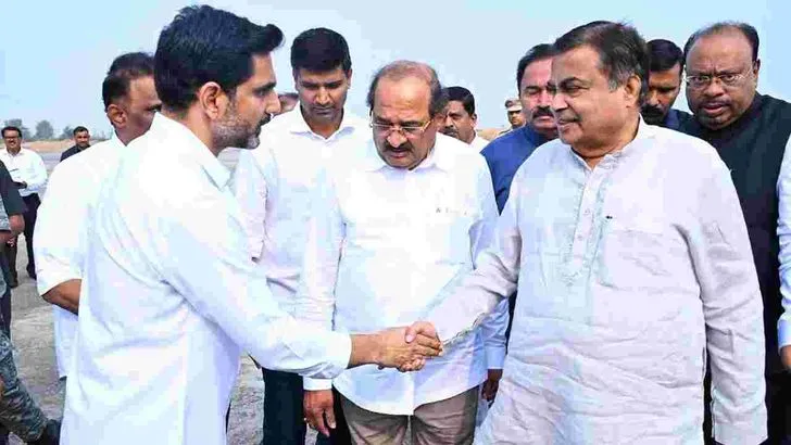 అజిత్ పవార్ అంత్యక్రియలకు హాజరైన మంత్రి నారా లోకేశ్