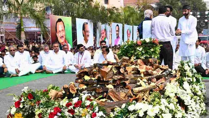 అజిత్ పవార్ అంత్యక్రియలకు హాజరైన మంత్రి నారా లోకేశ్