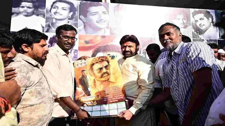 ఎన్టీఆర్‌కు కుటుంబ సభ్యుల ఘన నివాళి