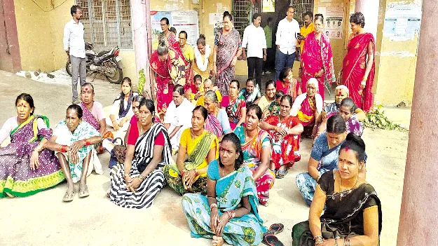 తాగునీటి కోసం మహిళల ఆందోళన