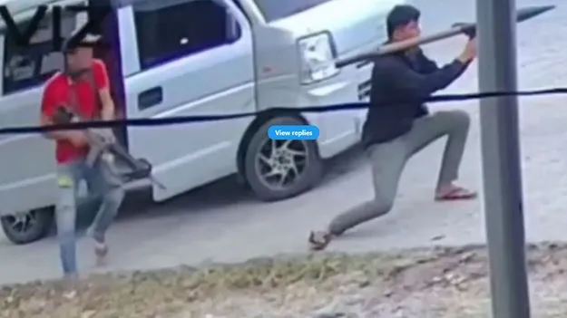 మేయర్‌పై రాకెట్ దాడి.. ప్రాణాల్ని కాపాడిన ఆర్మర్డ్ వాహనం