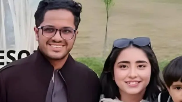 అంగన్వాడీ కేంద్రంలో 3 ఏళ్ల కూతురిని చేర్చిన ఐఏఎస్.. నెట్టింట అభ్యంతరాలు