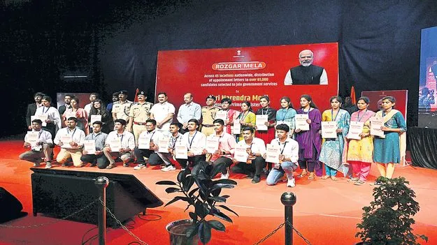 రోజ్‌గార్‌ మేళాతో లక్షల మందికి ఉద్యోగాలు