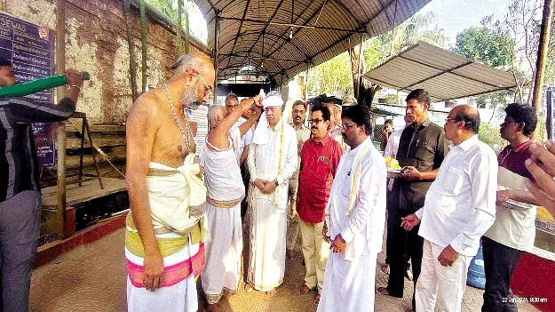 శ్రీకూర్మనాఽథుని సేవలో ఆర్టీసీ ఎండీ