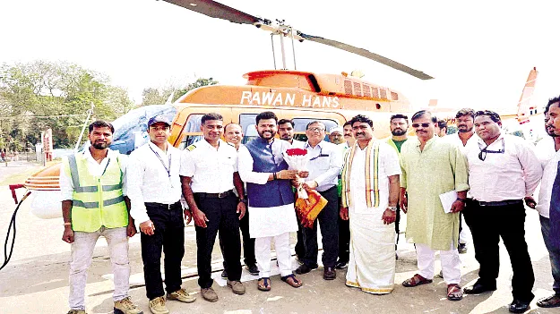 ఉత్సవ ఉత్సాహాన్ని రెట్టింపు చేసిన హెలికాప్టర్‌ రైడ్‌