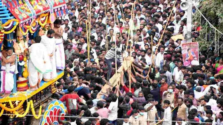 భక్తిశ్రద్ధలతో రథసప్తమి.. ఆలయాలకు పోటెత్తిన భక్తజనం..  