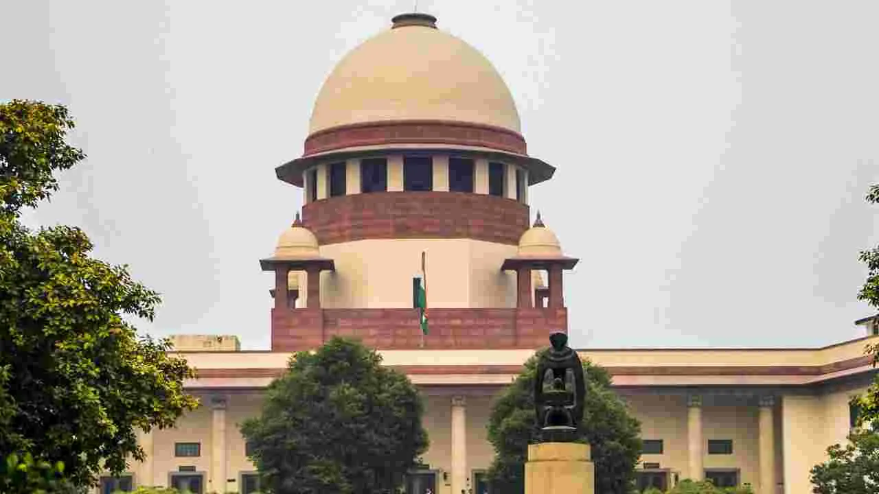 హైకోర్టు న్యాయమూర్తితో సీనియర్ లాయర్ వాగ్వాదం.. సుప్రీం కోర్టు సీరియస్