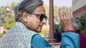 శశిథరూర్‌తో సీపీఎం మంతనాలు.. ఆయన ఏమన్నారంటే..