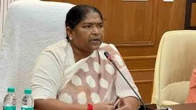 ఎండల్లో బయటకు రావొద్దు.. ప్రజలకు మంత్రి సీతక్క సూచనలు