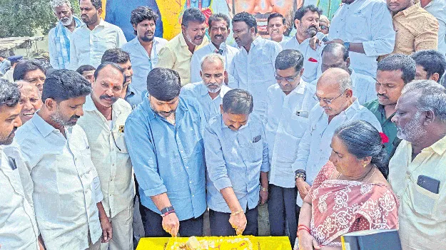 ఘనంగా లోకేష్‌ జన్మదిన వేడుకలు 