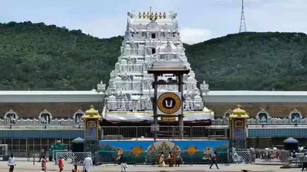 Tirumala: తిరుమల శ్రీవారిని దర్శించుకున్న ప్రముఖులు