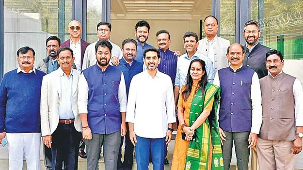 ఢిల్లీలో కూటమి ఎంపీలతో లోకేశ్‌ భేటీ