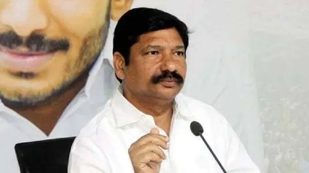 ఓ వైపు చట్టాన్ని ఉల్లంఘిస్తూ.. మరోవైపు రక్షణ కోరుతున్నారు!