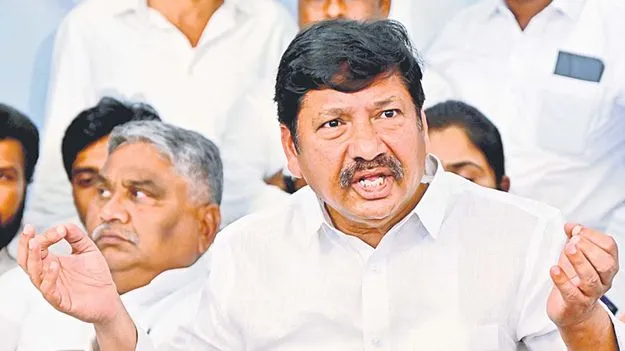 లోకేశ్‌ ఏమైనా పుడింగా?