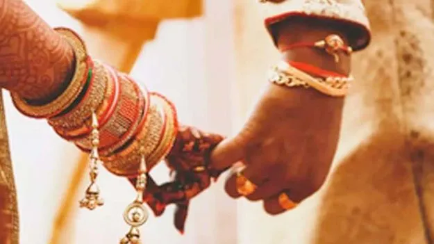Matrimony Scam: భార్యనే అక్కగా చూపి టోకరా!