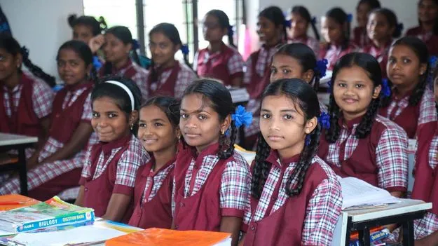 తెలుగు రాష్ట్రాల్లోనే కేజీబీవీ విద్యార్థినులు అత్యధికం: కేంద్రం