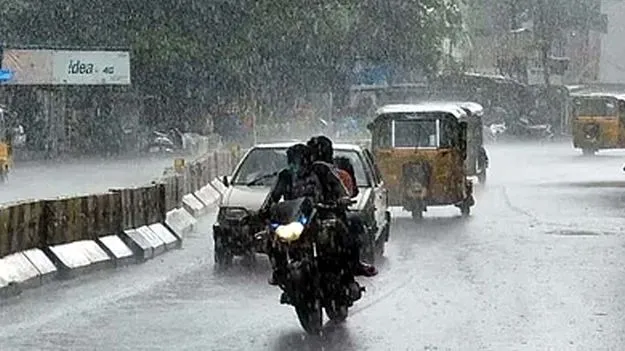 సీమలో చెదురుమదురు వర్షాలు