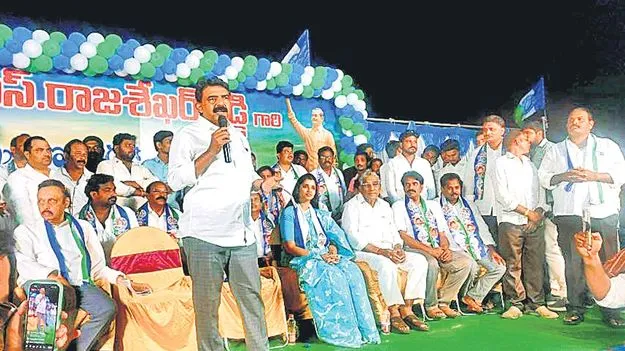 చంద్రబాబు పోతే విగ్రహం పెట్టేవాళ్లుండరు