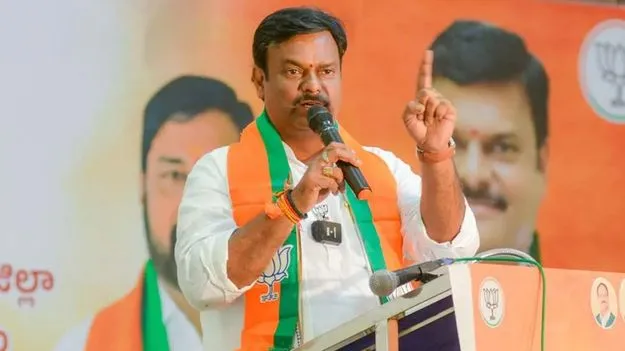 ప్రభుత్వ ఫలాలను ప్రజలకు అందించే బాధ్యత మనదే