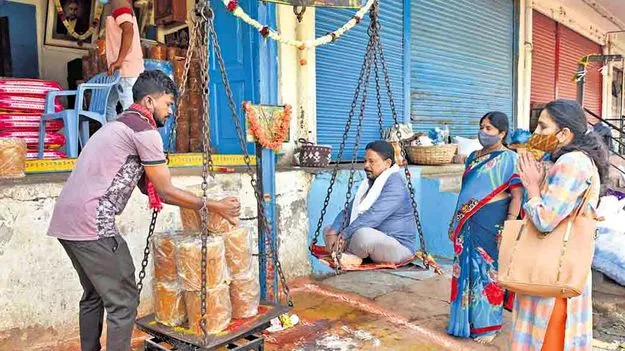 Prasadam Delivery: ఇంటివద్దకే మేడారం ప్రసాదం
