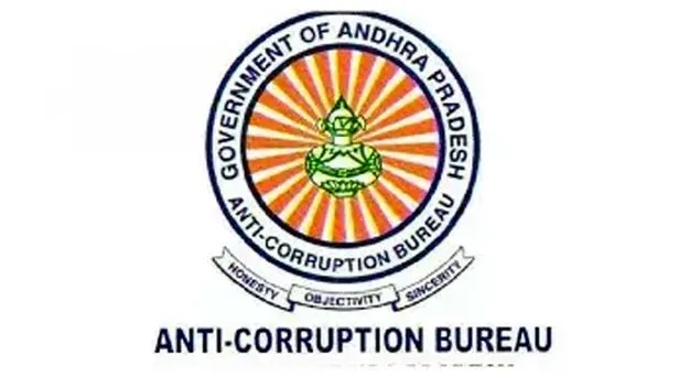 డీసీహెచ్‌ఎస్ అధికారికి ఏడేళ్ల జైలు