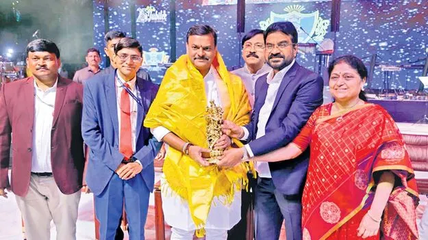 అట్టహాసంగా ‘సిద్ధార్థ’ సిల్వర్‌ జూబ్లీ వేడుకలు