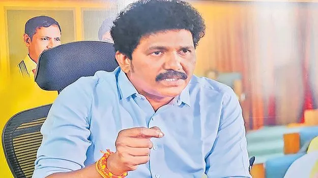 నోరు అదుపులో పెట్టుకోకపోతే జగన్‌ ఇంటినీ ముట్టడిస్తాం