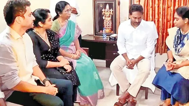 హవ్వ.. నవ్విపోదురు గాక!