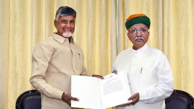 కేంద్ర మంత్రి అర్జున్‌ రామ్‌ మేఘ్వాల్‌తో సీఎం భేటీ