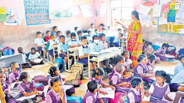 వేసవి సెలవుల్లో టీచర్ల బదిలీలు