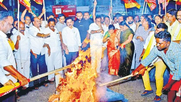 అంబటీ ఖబడ్దార్‌.. నువ్వు మనిషివేనా?