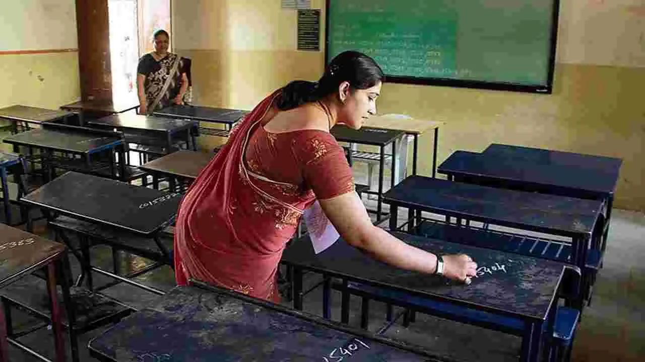 పదో తరగతి ఇంగ్లిష్‌ పరీక్ష తేదీ మార్పు