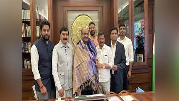 టీడీపీ ఎంపీలకు స్పీకర్‌ ఓం బిర్లా తేనీటి విందు