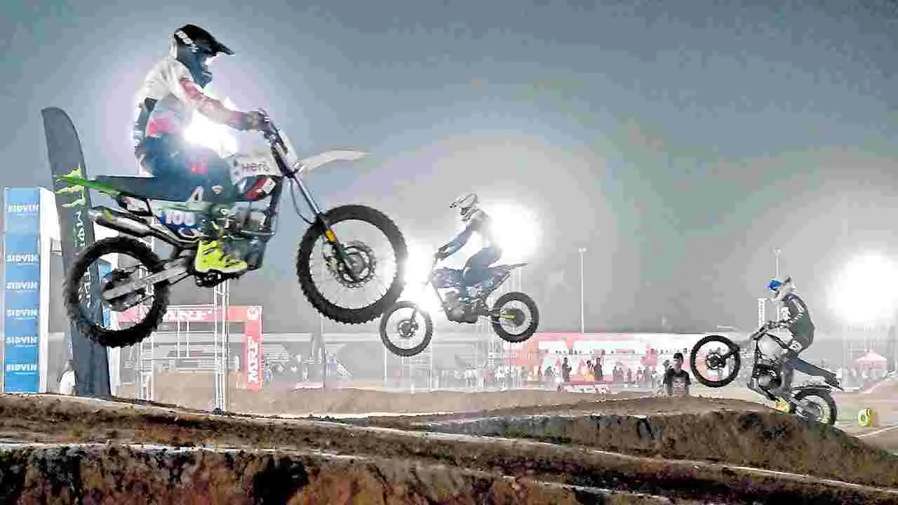 నేడు విశాఖలో బైక్‌ రేసింగ్‌ ఫైనల్‌