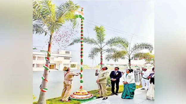 రాజ్యాంగ ఫలాలు అందరికీ అందేలా న్యాయ సేవలు